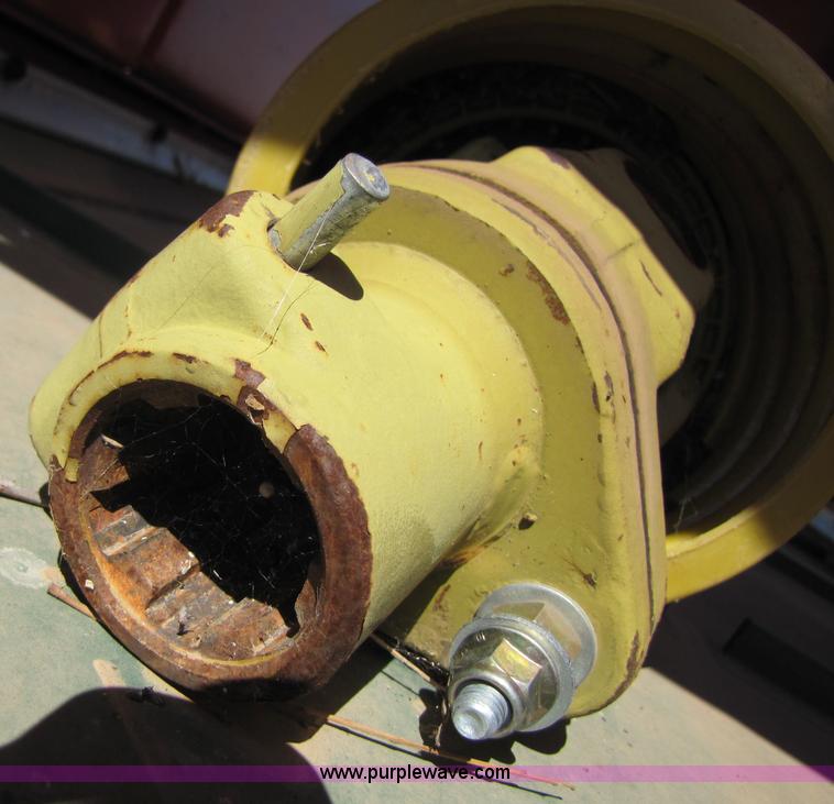 image for item 3460 2006 Trioliet 2-2400L Solomix vertical mixer