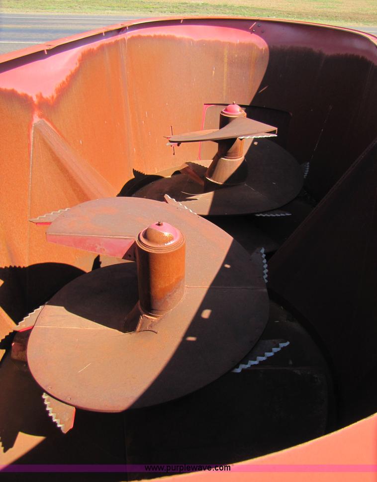 image for item 3460 2006 Trioliet 2-2400L Solomix vertical mixer