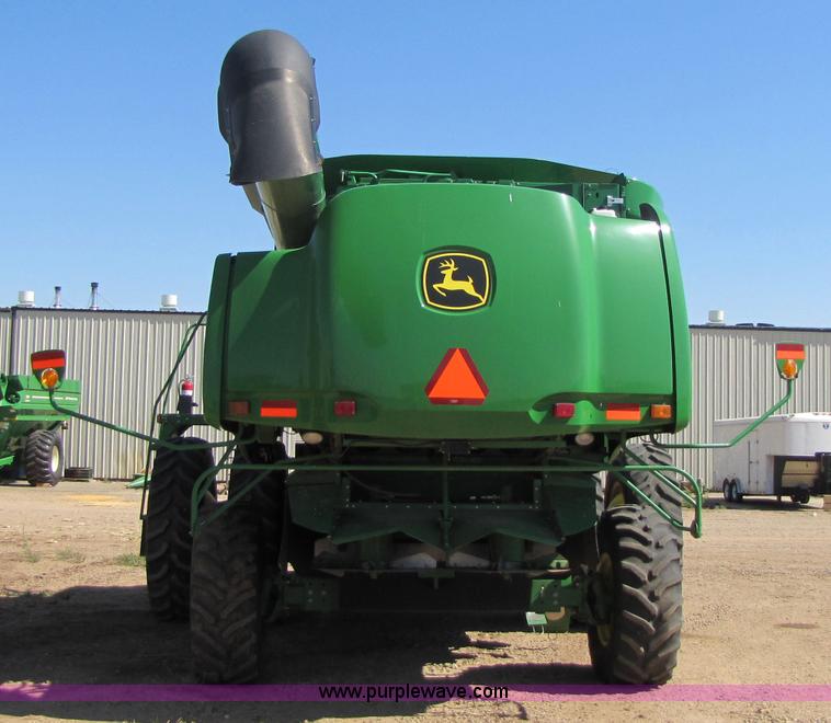 image for item 3461 2007 John Deere 9860 STS combine