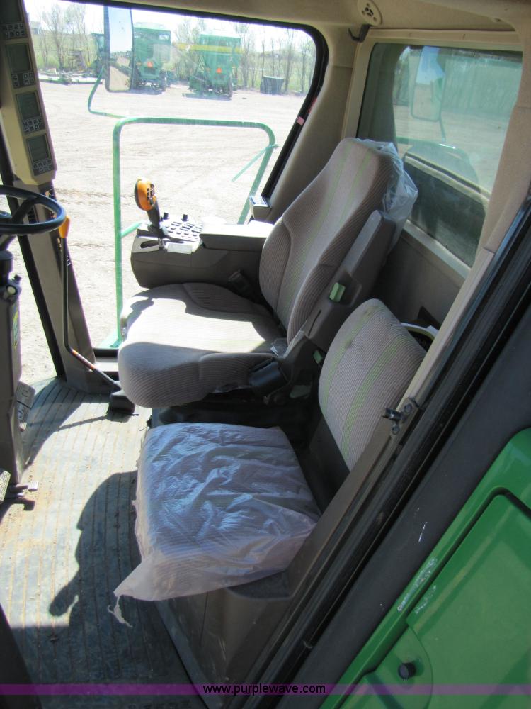 image for item 3461 2007 John Deere 9860 STS combine