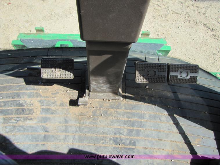 image for item 3461 2007 John Deere 9860 STS combine