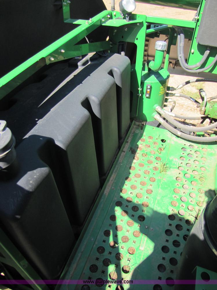 image for item 3461 2007 John Deere 9860 STS combine
