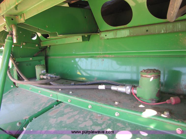 image for item 3461 2007 John Deere 9860 STS combine