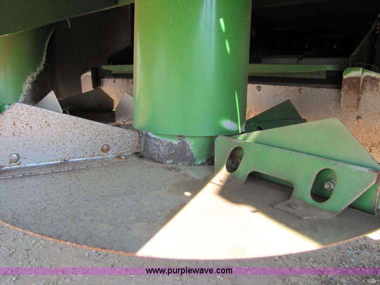 image for item 3461 2007 John Deere 9860 STS combine