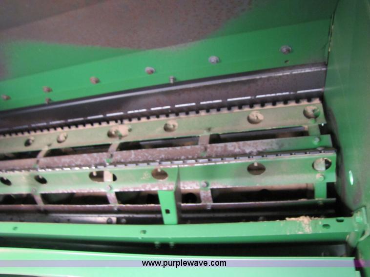 image for item 3461 2007 John Deere 9860 STS combine