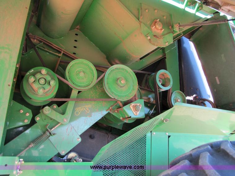 image for item 3461 2007 John Deere 9860 STS combine