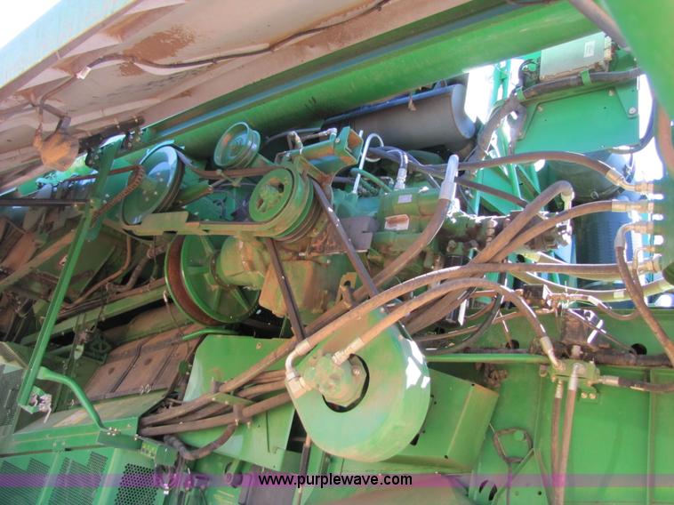 image for item 3461 2007 John Deere 9860 STS combine