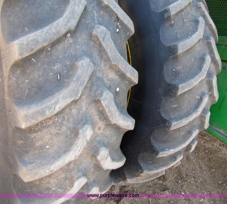 image for item 3461 2007 John Deere 9860 STS combine