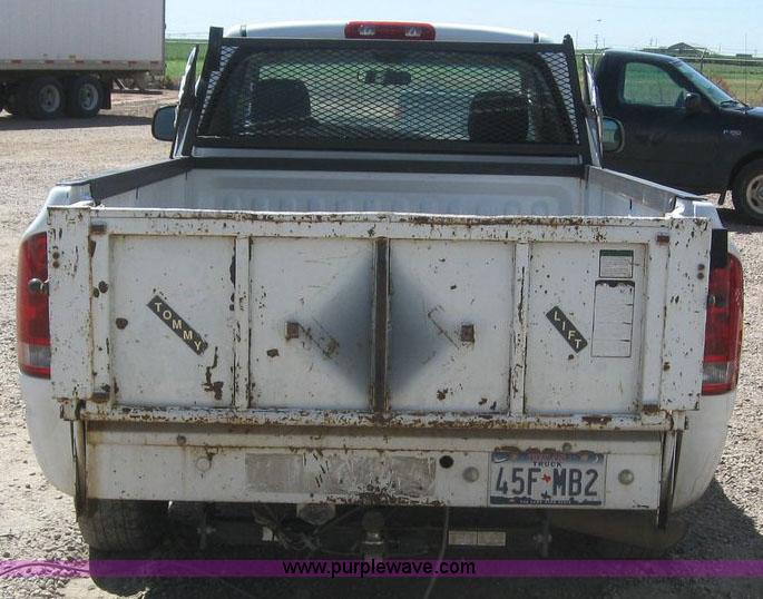 image for item 6108 2005 Dodge Ram 2500 pickup truck