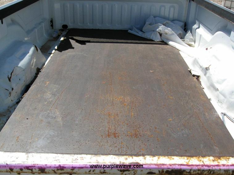 image for item 6108 2005 Dodge Ram 2500 pickup truck