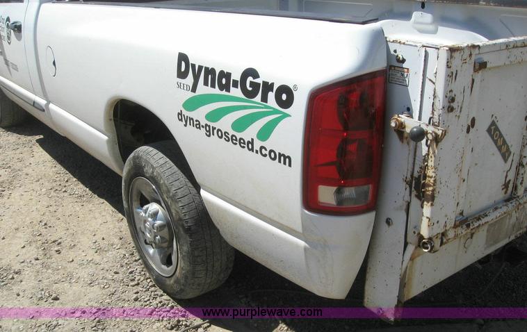 image for item 6108 2005 Dodge Ram 2500 pickup truck