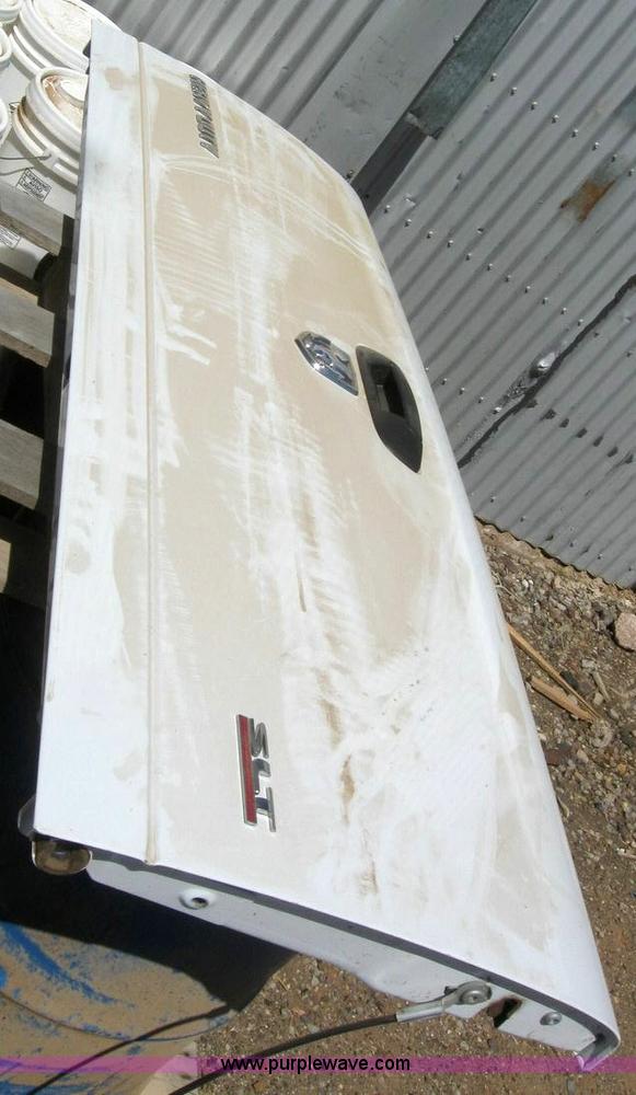 image for item 6108 2005 Dodge Ram 2500 pickup truck