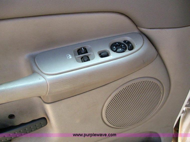 image for item 6108 2005 Dodge Ram 2500 pickup truck