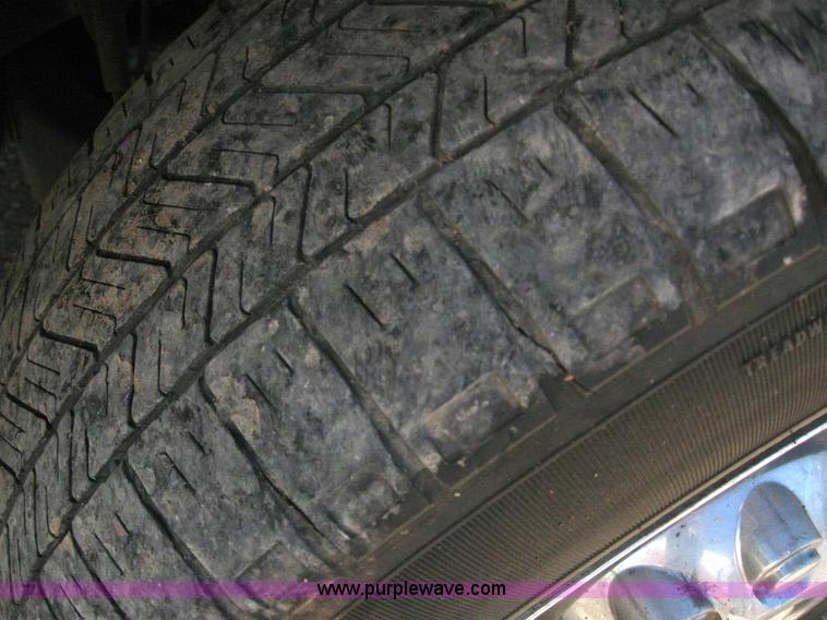 image for item 6108 2005 Dodge Ram 2500 pickup truck