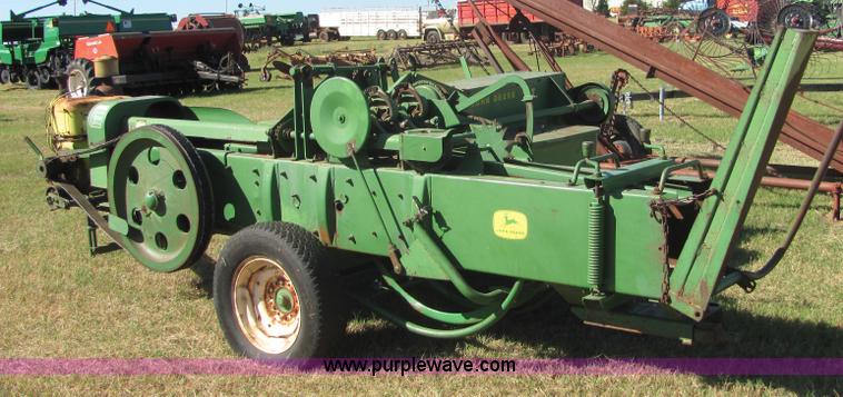 image for item 6602 John Deere 24T square baler