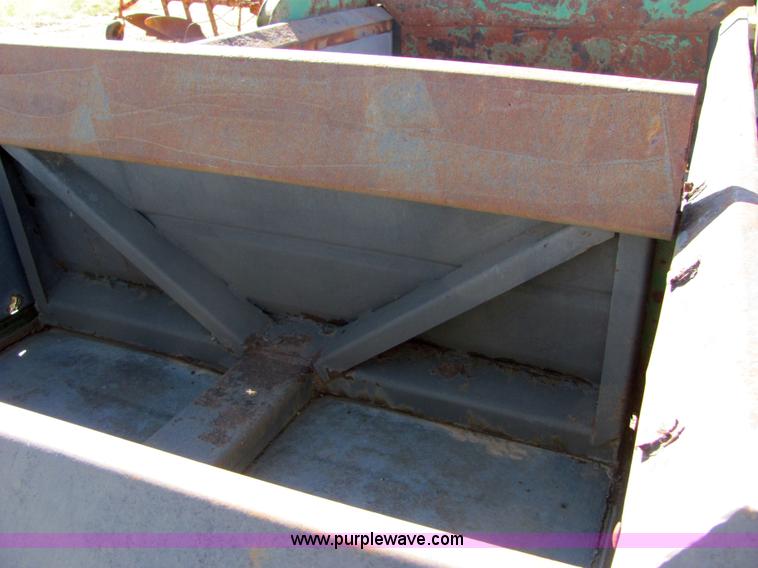 image for item 6611 John Deere 450 manure spreader