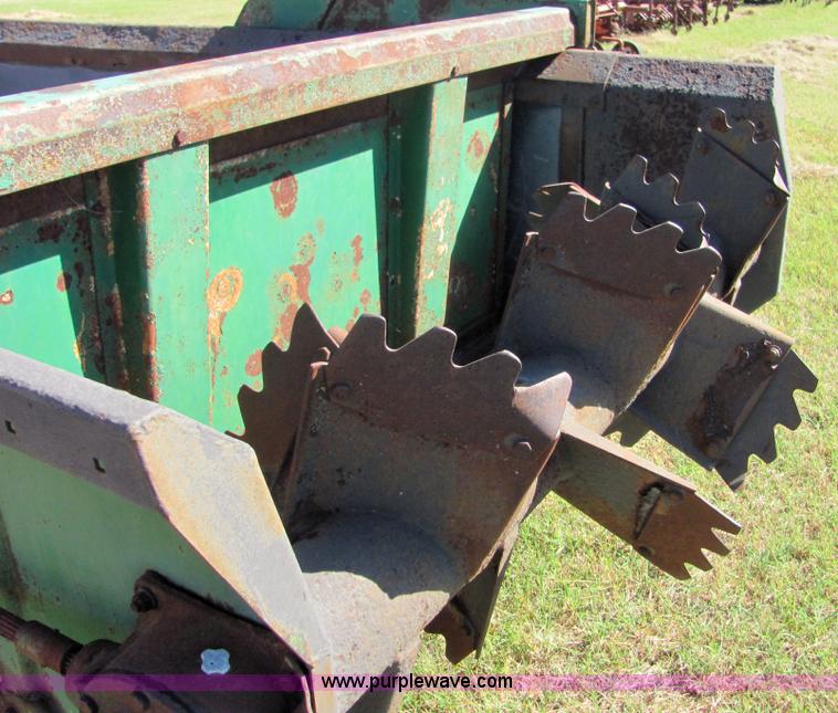 image for item 6611 John Deere 450 manure spreader