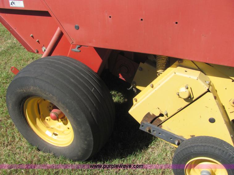 image for item 6612 New Holland 654 round baler
