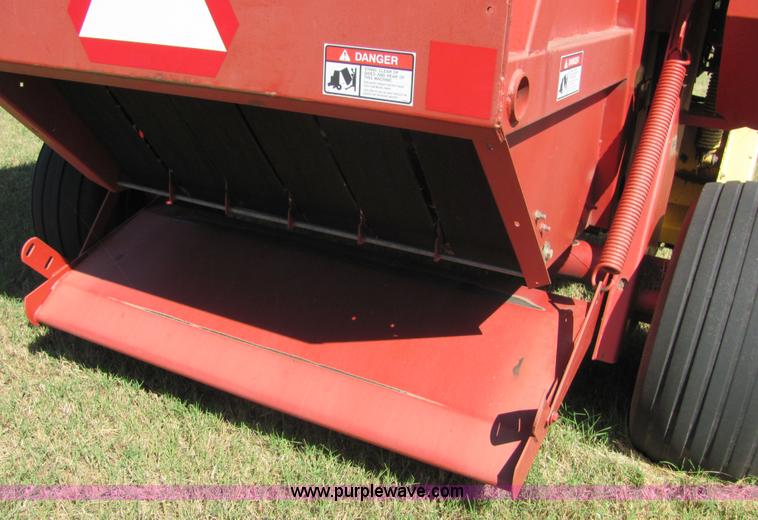 image for item 6612 New Holland 654 round baler