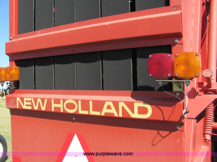 image for item 6612 New Holland 654 round baler