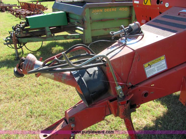 image for item 6612 New Holland 654 round baler