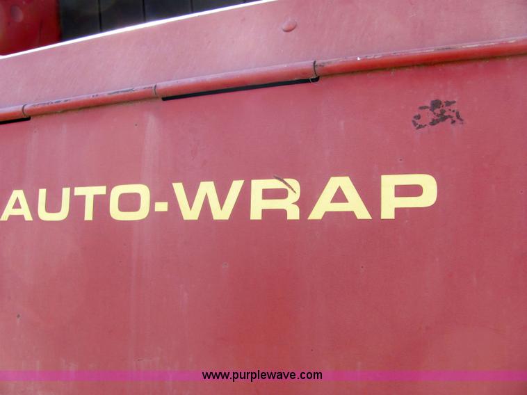 image for item 6612 New Holland 654 round baler