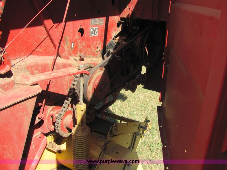 image for item 6612 New Holland 654 round baler