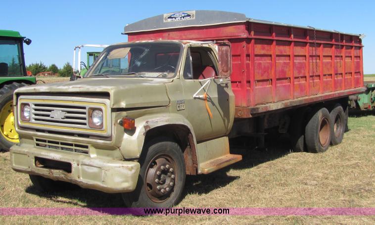image for item 6618 1973 Chevrolet C60 grain truck