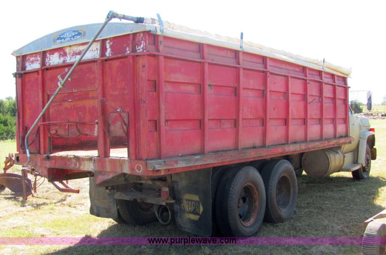 image for item 6618 1973 Chevrolet C60 grain truck