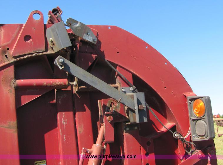 image for item 6621 M&W 5596 round baler