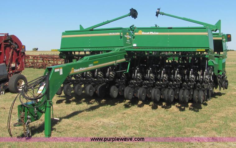 image for item 6622 2002 Great Plains 30' folding precision no-till drill