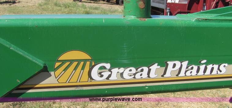 image for item 6622 2002 Great Plains 30' folding precision no-till drill
