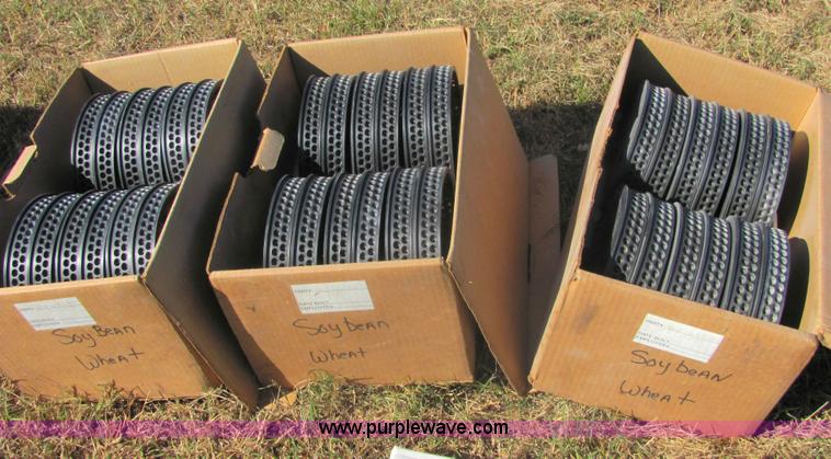 image for item 6622 2002 Great Plains 30' folding precision no-till drill