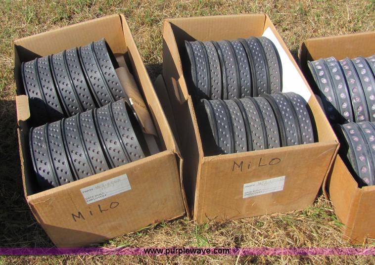 image for item 6622 2002 Great Plains 30' folding precision no-till drill