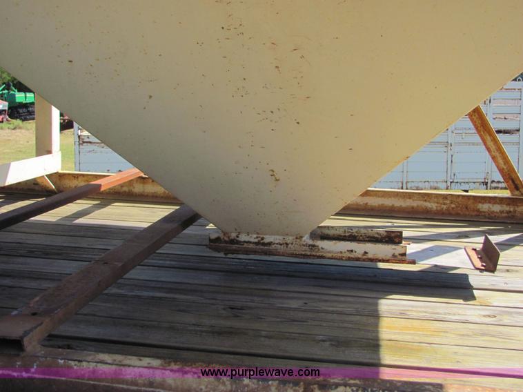 image for item 6626 1997 Haulall dual tank storage bins