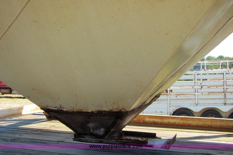 image for item 6626 1997 Haulall dual tank storage bins