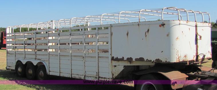 image for item 6627 1978 WW 24' stock trailer