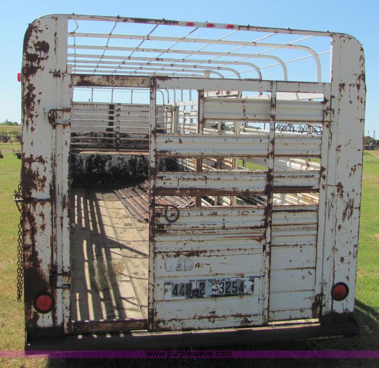 image for item 6627 1978 WW 24' stock trailer