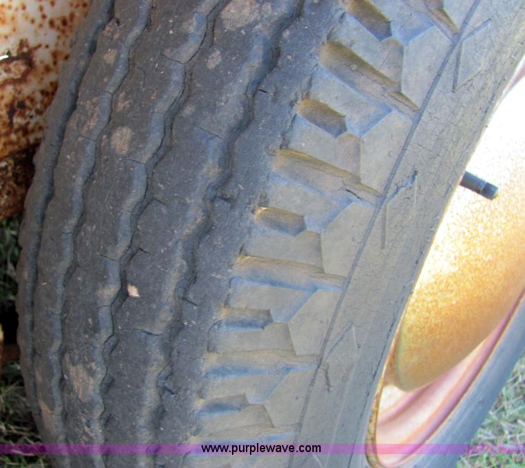 image for item 6627 1978 WW 24' stock trailer