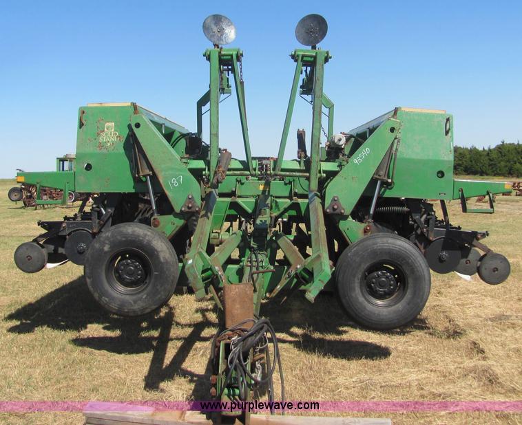 image for item 6629 1991 Great Plains 2SNT30 30' folding no-till drill