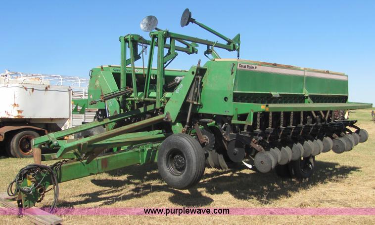 image for item 6629 1991 Great Plains 2SNT30 30' folding no-till drill