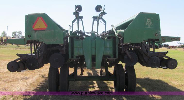 image for item 6629 1991 Great Plains 2SNT30 30' folding no-till drill