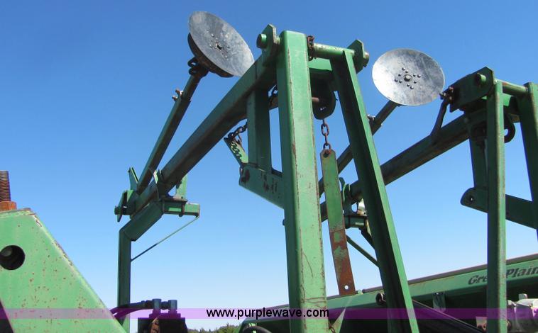 image for item 6629 1991 Great Plains 2SNT30 30' folding no-till drill