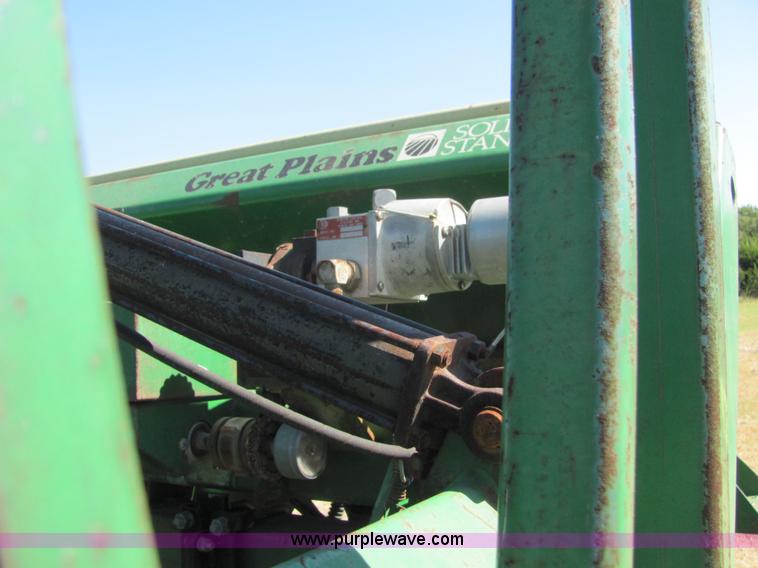 image for item 6629 1991 Great Plains 2SNT30 30' folding no-till drill