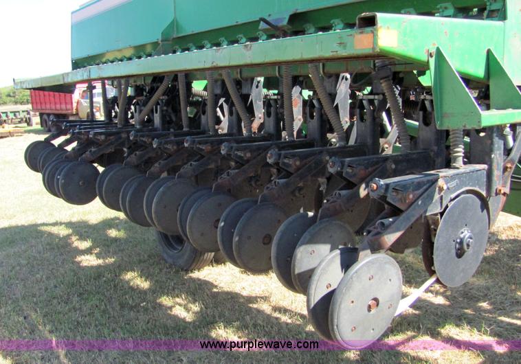 image for item 6629 1991 Great Plains 2SNT30 30' folding no-till drill