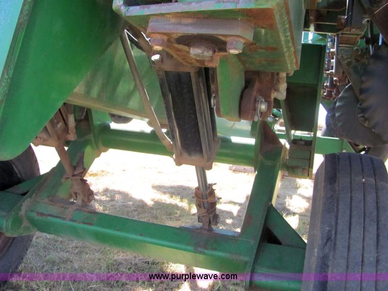 image for item 6629 1991 Great Plains 2SNT30 30' folding no-till drill