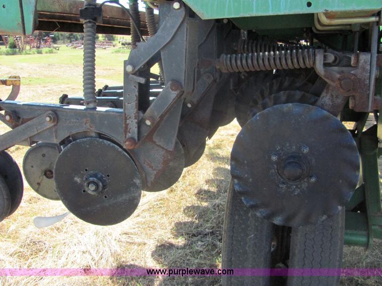 image for item 6629 1991 Great Plains 2SNT30 30' folding no-till drill