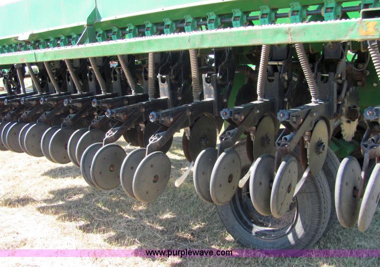 image for item 6629 1991 Great Plains 2SNT30 30' folding no-till drill