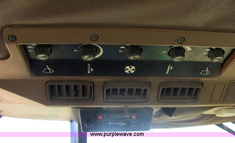 image for item 6633 1988 John Deere 2755 tractor with loader