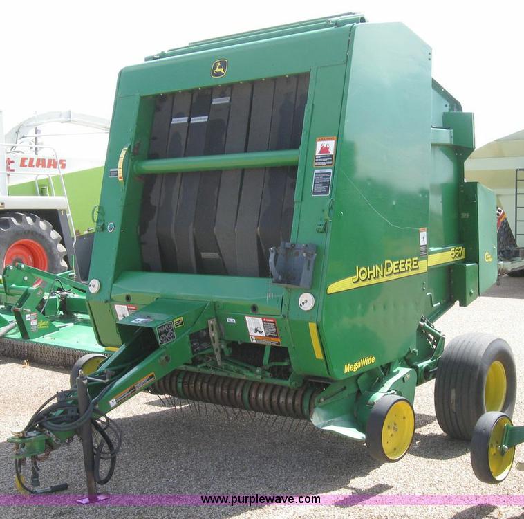image for item 6931 2002 John Deere 567 5x6 round baler